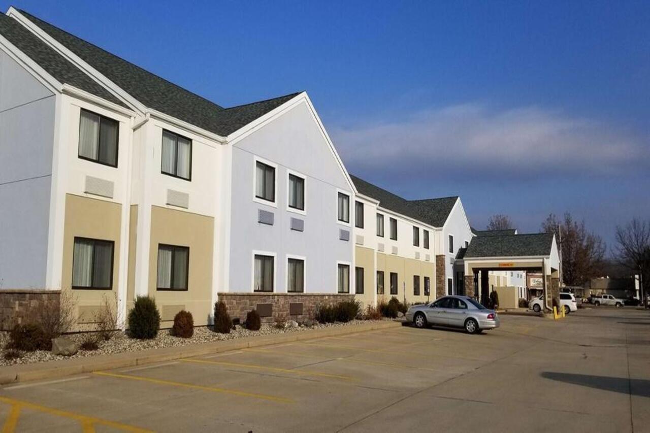 Best Western University Inn Urbana Buitenkant foto